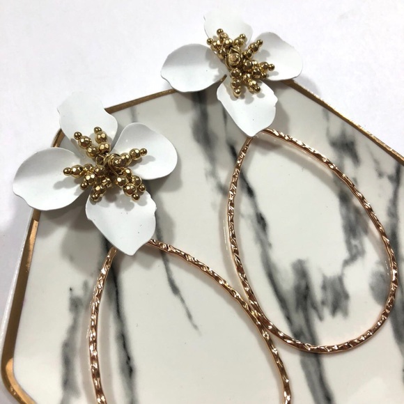 Drop Flower  Earrings - Picture 4 of 8